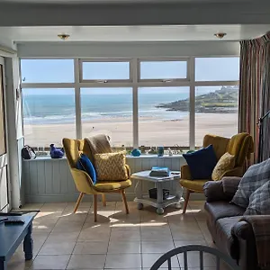 Idyllic Inchydoney Beach - Amazing Sea Views, Path To Beach! Holiday home