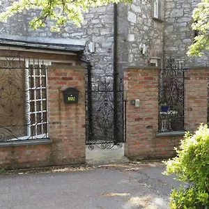 Historic Hideaway In Centre Apartment